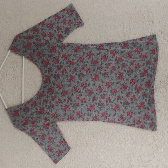 BONGO Gray and Pink Floral Short Sleeve Tee - Picture 1 of 12